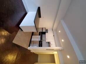 160 W 73rd St in New York, NY - Building Photo - Building Photo