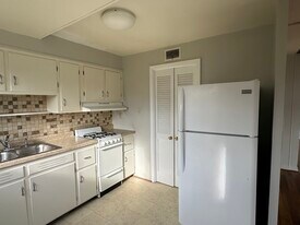 1706 Washington St in Columbus, IN - Building Photo