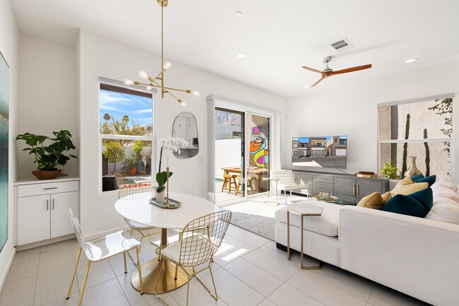 483 Beacon Way in Palm Springs, CA - Building Photo - Building Photo