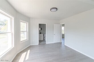 11001 Ashbury Ave in Cleveland, OH - Building Photo - Building Photo