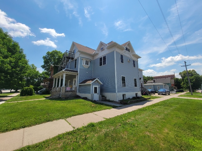 79 W Broadway St