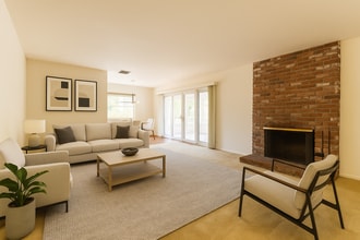 7246 Hatillo Ave, Unit A in Winnetka, CA - Building Photo - Building Photo