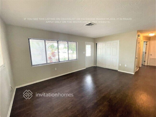 3620 Bali Dr in Sarasota, FL - Building Photo - Building Photo