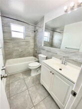 400 NE 1st St in Hallandale Beach, FL - Building Photo - Building Photo