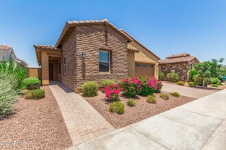 19750 W Heatherbrae Dr in Litchfield Park, AZ - Building Photo - Building Photo