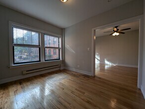 628 W Cornelia Ave, Unit 2e in Chicago, IL - Foto de edificio - Building Photo