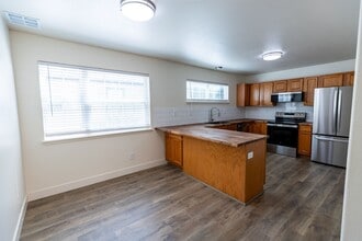 1240 Bunting Ave in Grand Junction, CO - Building Photo - Building Photo