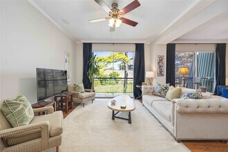 4515 Briar Hollow Pl in Houston, TX - Building Photo - Building Photo