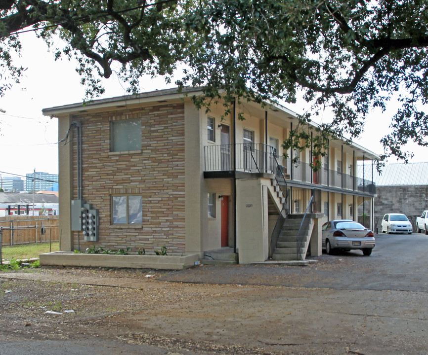 2210 Bienville Ave in New Orleans, LA - Building Photo