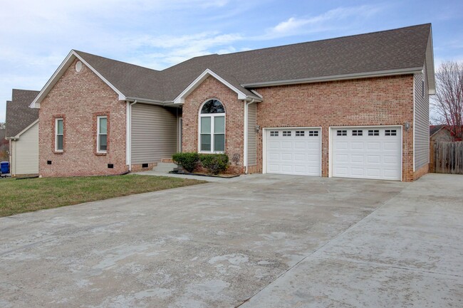 1144 Channelview Ct in Clarksville, TN - Foto de edificio - Building Photo