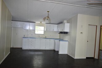8607 Burleson Manor Rd in Manor, TX - Building Photo - Building Photo