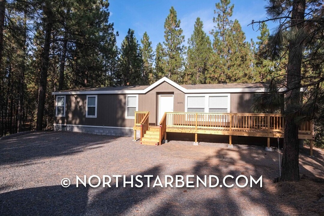 18970 Obsidian Rd in Bend, OR - Building Photo