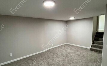 547 Richards Rd in Toledo, OH - Foto de edificio - Building Photo