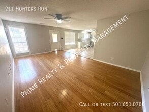 211 Hunters Run in Benton, AR - Foto de edificio - Building Photo