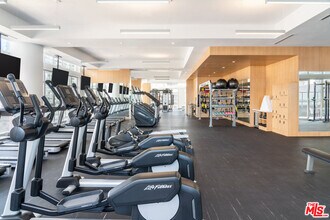 1201 S Hope St-Unit -2827 in Los Angeles, CA - Building Photo - Building Photo