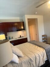 201 Shrike Cir, Unit Efficiency-Studio in Sacramento, CA - Building Photo - Building Photo