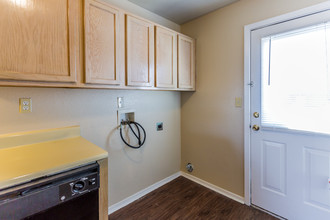 Countryside Village Apartments in Bartlett, TN - Building Photo - Interior Photo