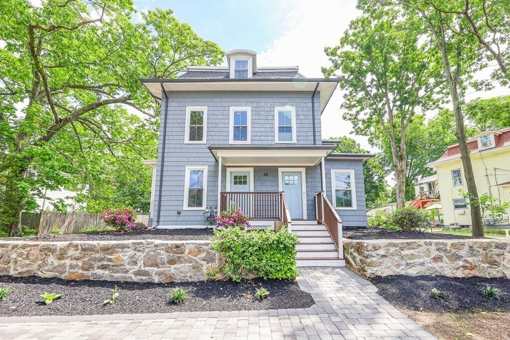 52 Maple St in Boston, MA - Building Photo