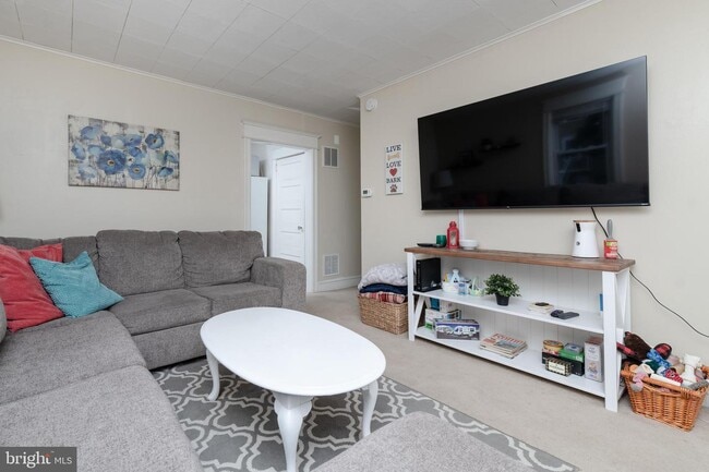 10 E Linden Ave, Unit A