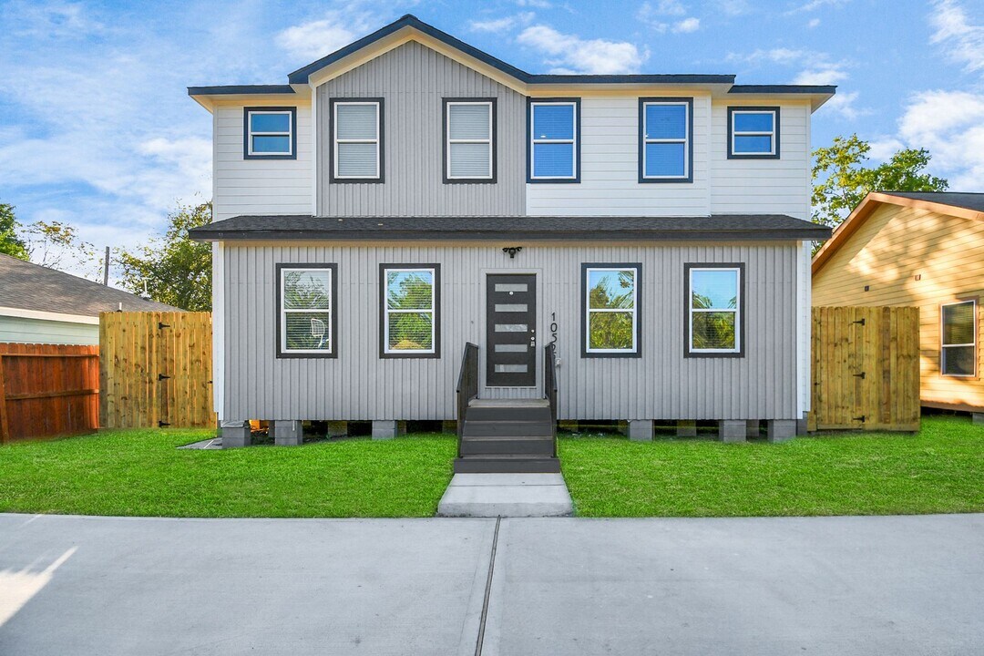 10522 Sierra Dr in Houston, TX - Building Photo