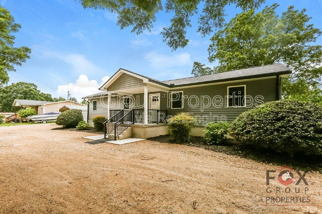 property at 152 Midway Lake Rd