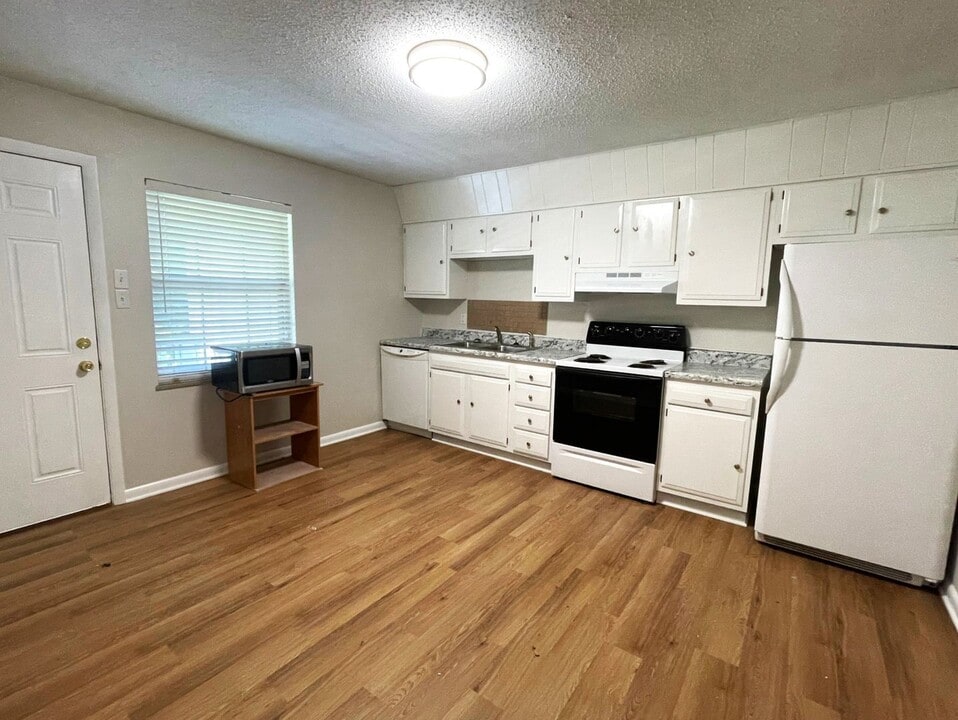 3113 Ginn Dr in Knoxville, TN - Building Photo