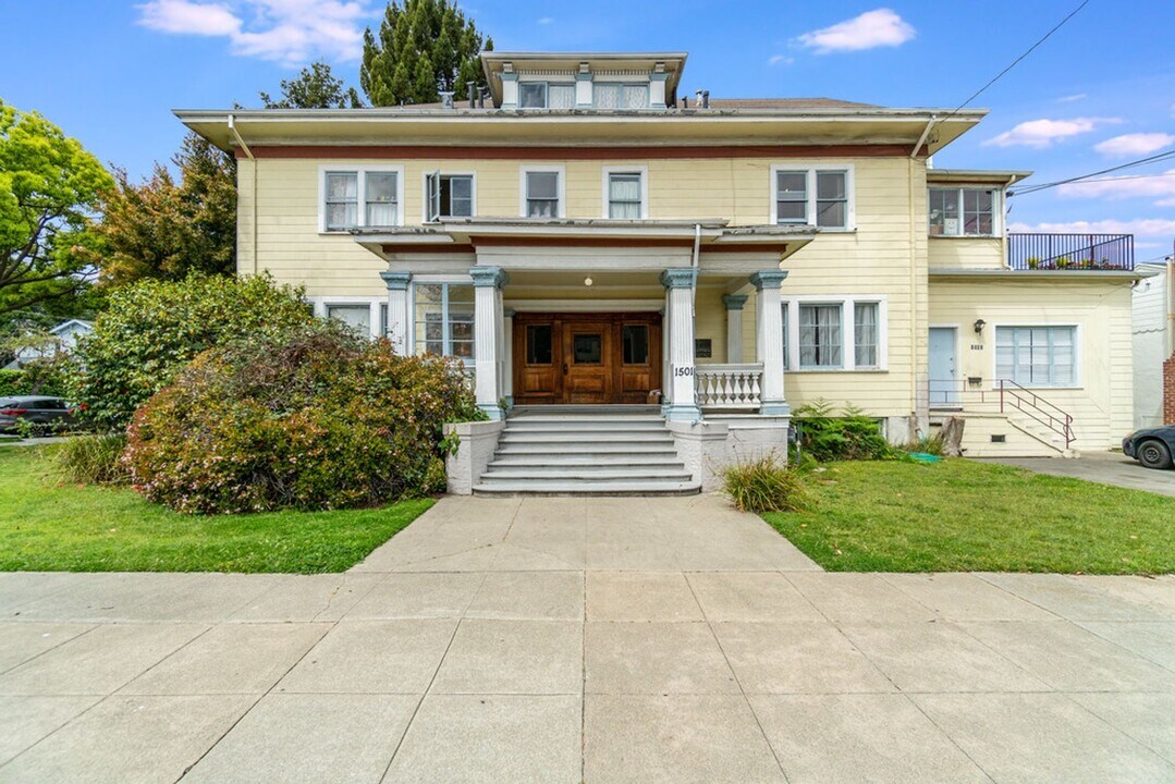 1501 Grand St in Alameda, CA - Building Photo