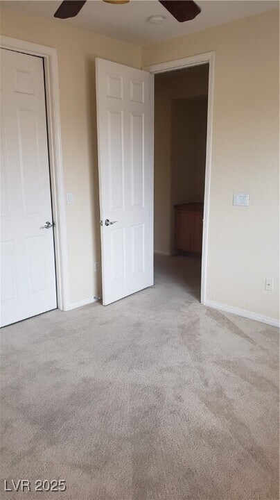 7711 Windy Meadow Ave in Las Vegas, NV - Building Photo