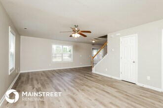 713 Blue Lake Dr in Mebane, NC - Building Photo - Building Photo