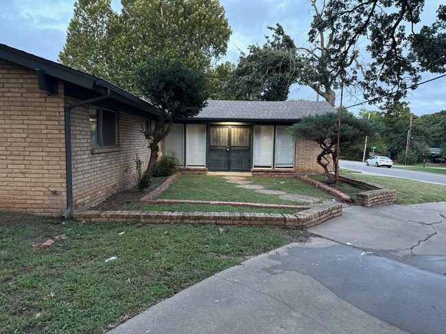 1700 N Alexander Ln in Bethany, OK - Building Photo - Building Photo