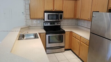 2550 SW 18th Terrace in Fort Lauderdale, FL - Building Photo - Building Photo