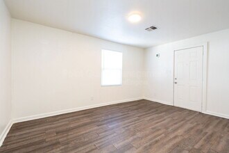 4471 E Boston Dr in Wichita, KS - Building Photo - Building Photo