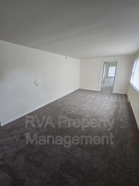 6440 New Kent Hwy in Quinton, VA - Building Photo
