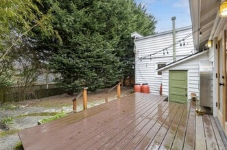 8127 10th Ave SW in Seattle, WA - Building Photo - Building Photo