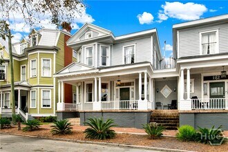 118 W Waldburg St in Savannah, GA - Building Photo - Building Photo