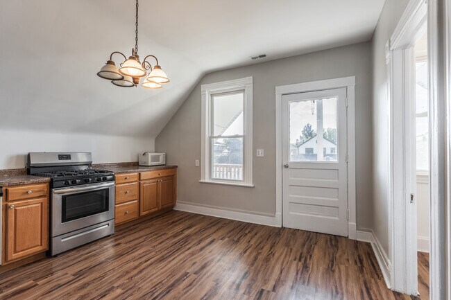 2853 W Dickens Ave, Unit 2 in Chicago, IL - Foto de edificio - Building Photo
