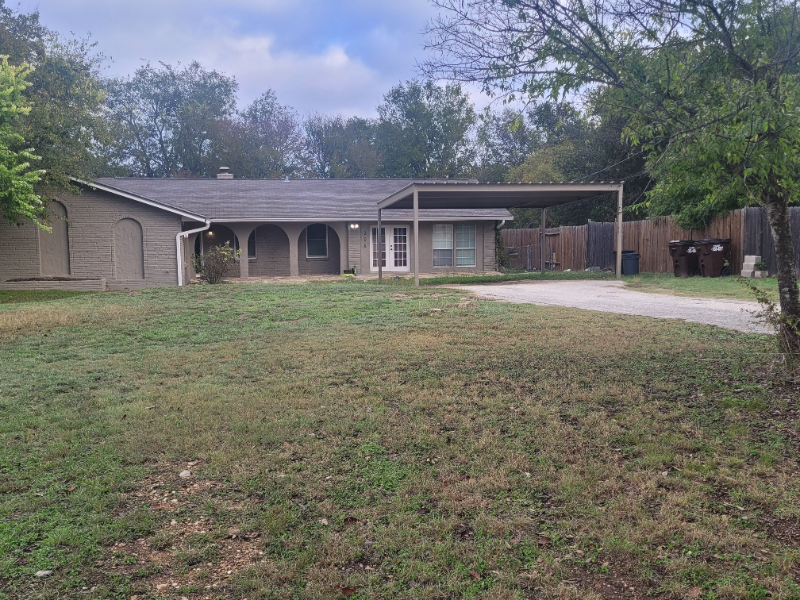 206 Glenn Oaks Dr in Boerne, TX - Foto de edificio