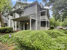 6003 Treetop Ct in Charlotte, NC - Building Photo