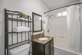 728 Stepney Pl in Inglewood, CA - Building Photo - Building Photo