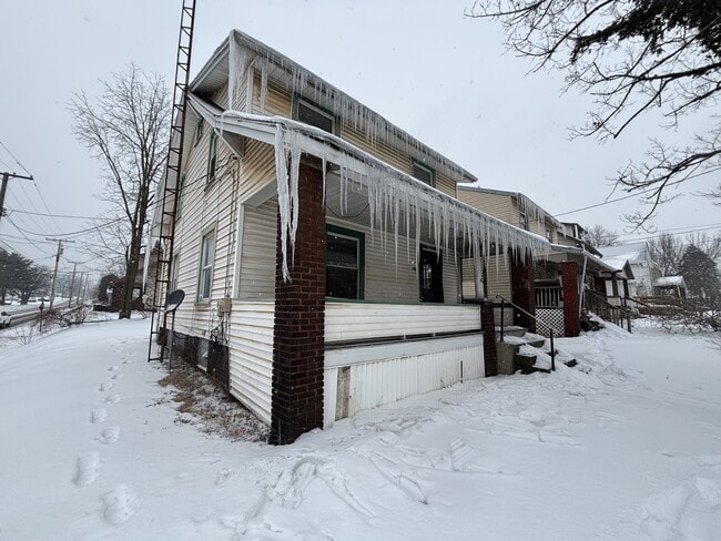 1901 Maple Ave NE in Canton, OH - Building Photo - Building Photo
