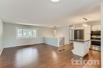 6865 Buckingham Rd in Woodbury, MN - Building Photo - Building Photo