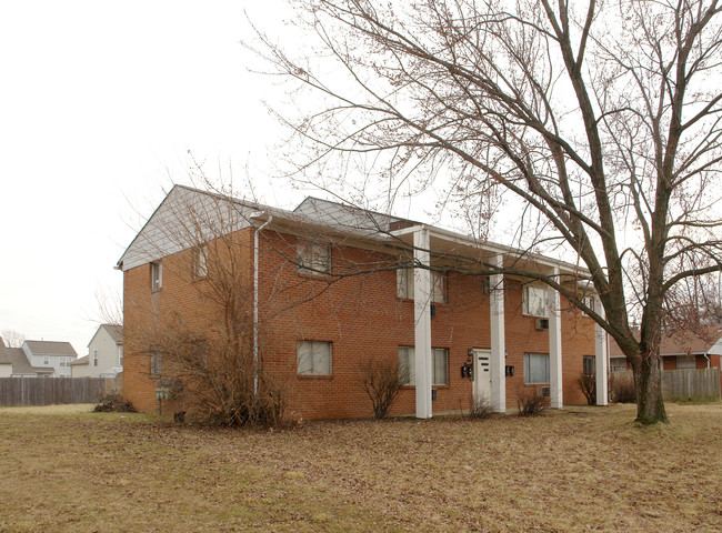 690 Kingsford Rd in Columbus, OH - Foto de edificio - Building Photo