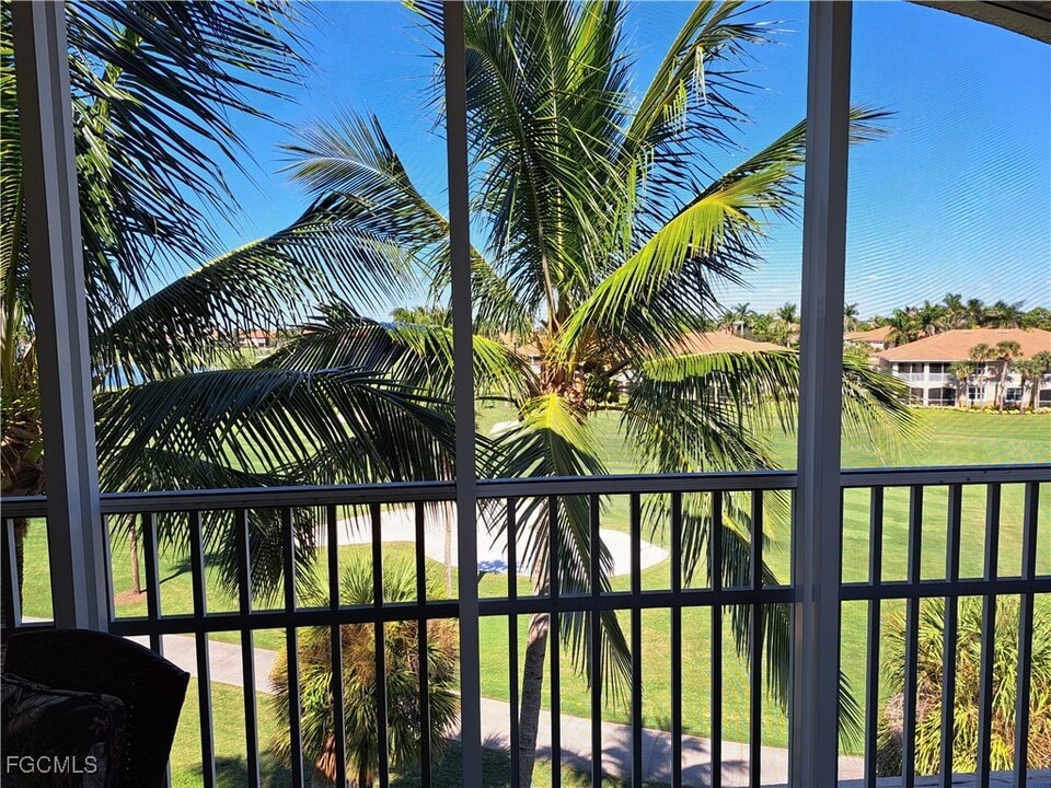 11100 Harbour Yacht Ct in Ft. Myers, FL - Building Photo