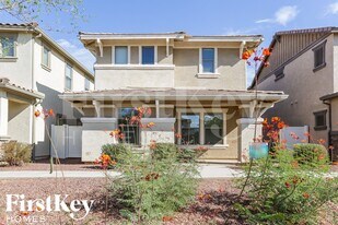 1356 S Loback Ln in Gilbert, AZ - Building Photo