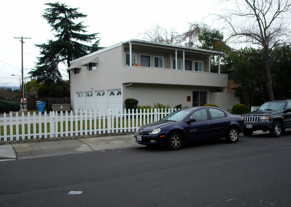 3094 Emerson St in Palo Alto, CA - Building Photo