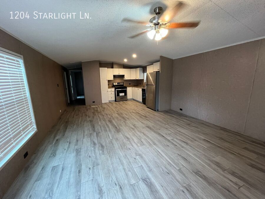 1204 NW Starlight Cir in Topeka, KS - Building Photo