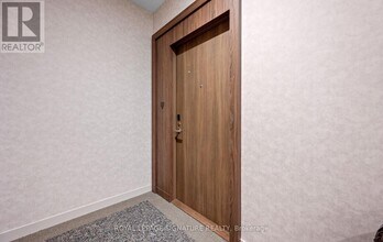 8188 Yonge St in Vaughan, ON - Building Photo - Building Photo