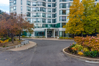 4450 Tucana Ct in Mississauga, ON - Building Photo - Building Photo