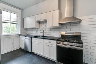 4166 Russell Blvd in St. Louis, MO - Building Photo - Building Photo