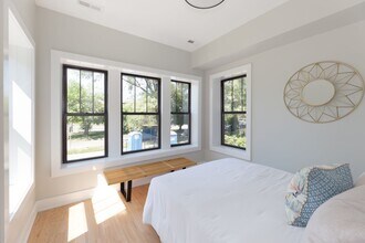 2457 W Logan Blvd, Unit 3 in Chicago, IL - Foto de edificio - Building Photo